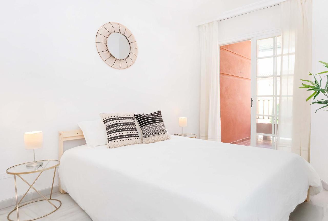 Bhost - La Maestranza Apartment Малага Екстериор снимка