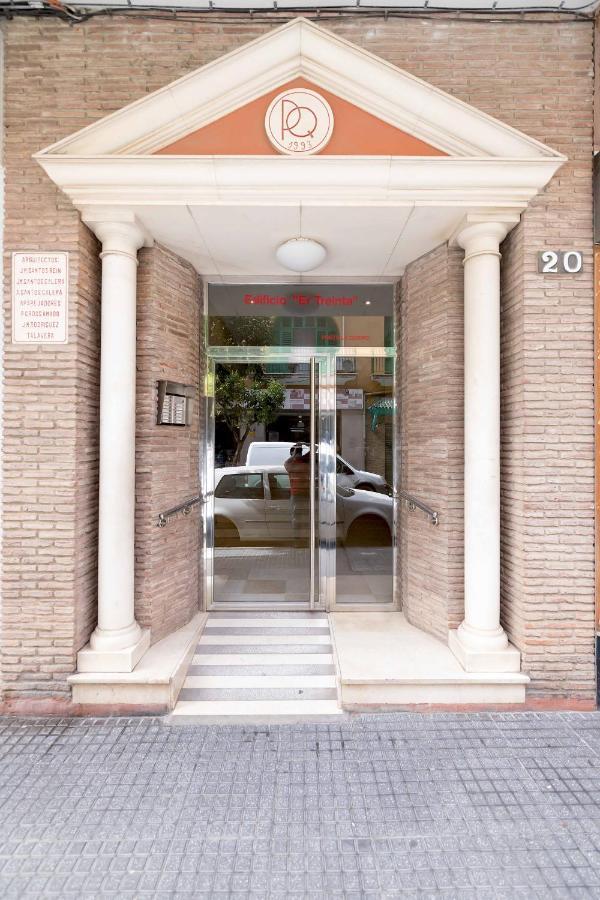 Bhost - La Maestranza Apartment Малага Екстериор снимка