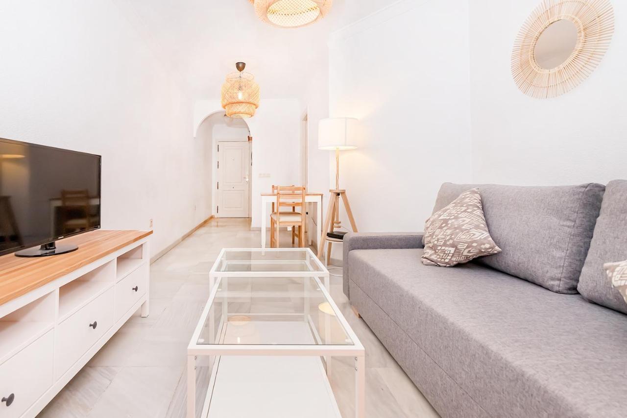 Bhost - La Maestranza Apartment Малага Екстериор снимка